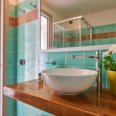 La Casetta Nel Bosco - Hot Tube And Sauna Lierna