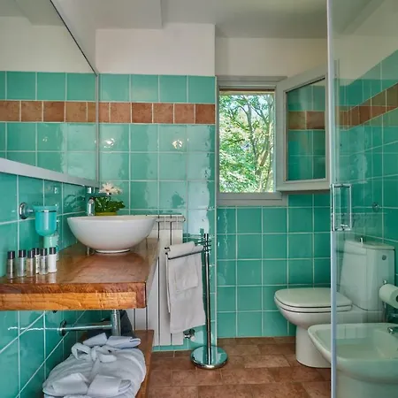 La Casetta Nel Bosco - Hot Tube, Sauna, Ac And Free Park 別荘