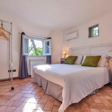 La Casetta Nel Bosco - Hot Tube And Sauna بيت للعطل ليرنا