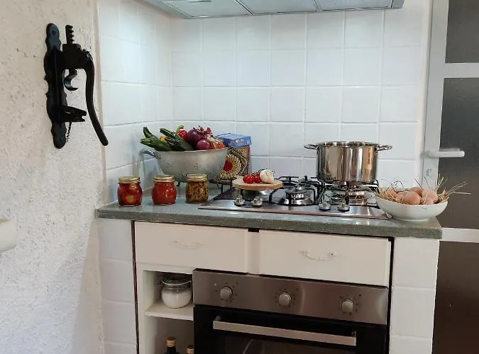 La Casetta Nel Bosco - Hot Tube And Sauna بيت للعطل