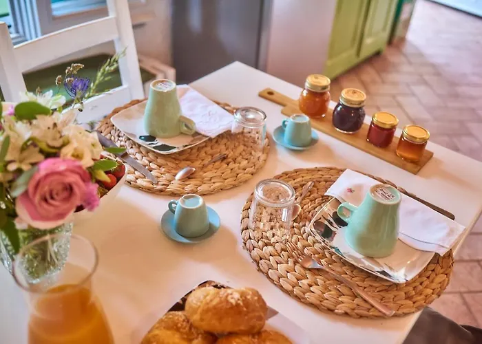 La Casetta Nel Bosco - Hot Tube And Sauna بيت للعطل *