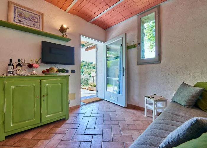 بيت للعطل La Casetta Nel Bosco - Hot Tube And Sauna ليرنا