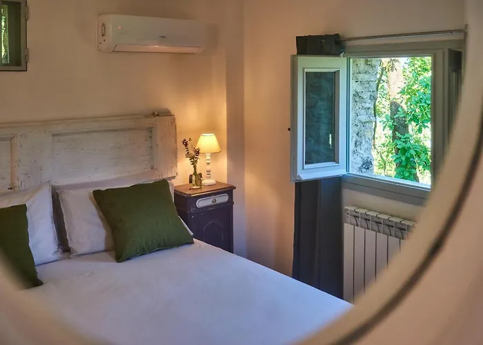 بيت للعطل La Casetta Nel Bosco - Hot Tube And Sauna ليرنا