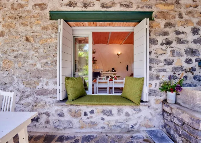 بيت للعطل La Casetta Nel Bosco - Hot Tube And Sauna ليرنا